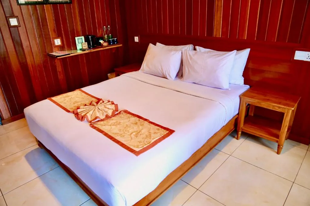 Standard Double or Twin Room with Balcony — Seahouse Bali Indah Beach Inn